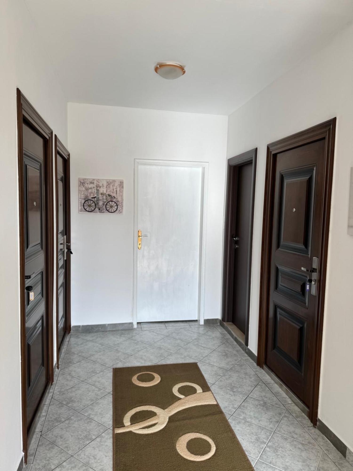 Apartmani Breze 포드고리차 외부 사진
