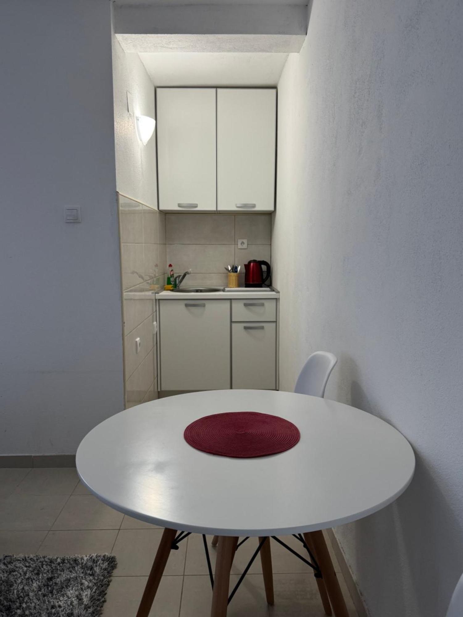 Apartmani Breze 포드고리차 외부 사진