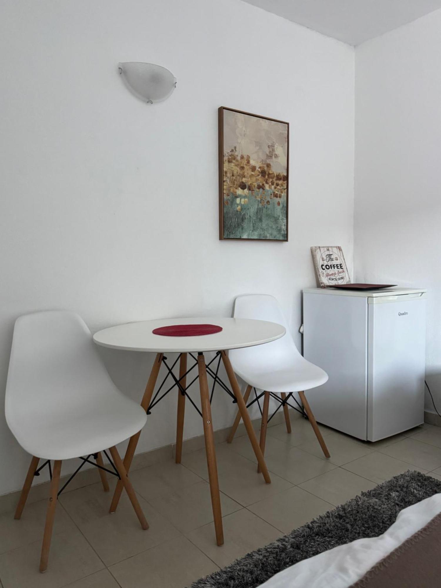 Apartmani Breze 포드고리차 외부 사진
