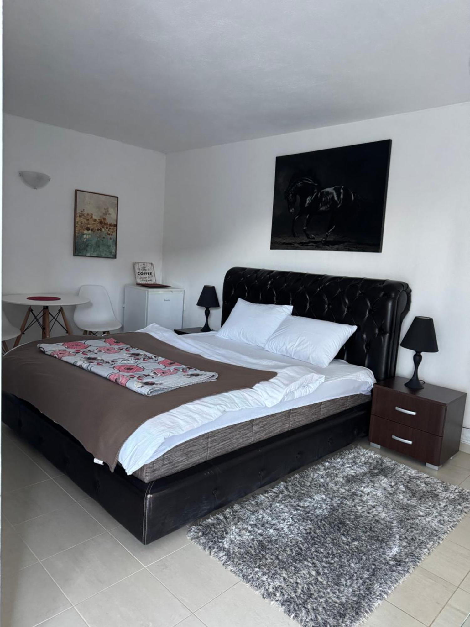 Apartmani Breze 포드고리차 외부 사진
